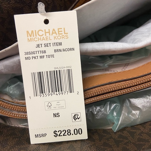 Michael KORS Medium Front Pocket Tote - Picture 3 of 14